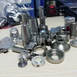 五金配件CNC加工齿轮轴承散热片防水接头