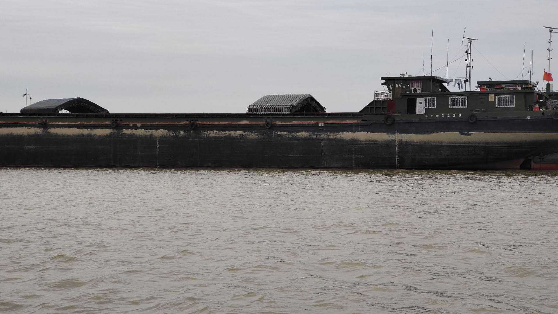 2000吨左散货船急售