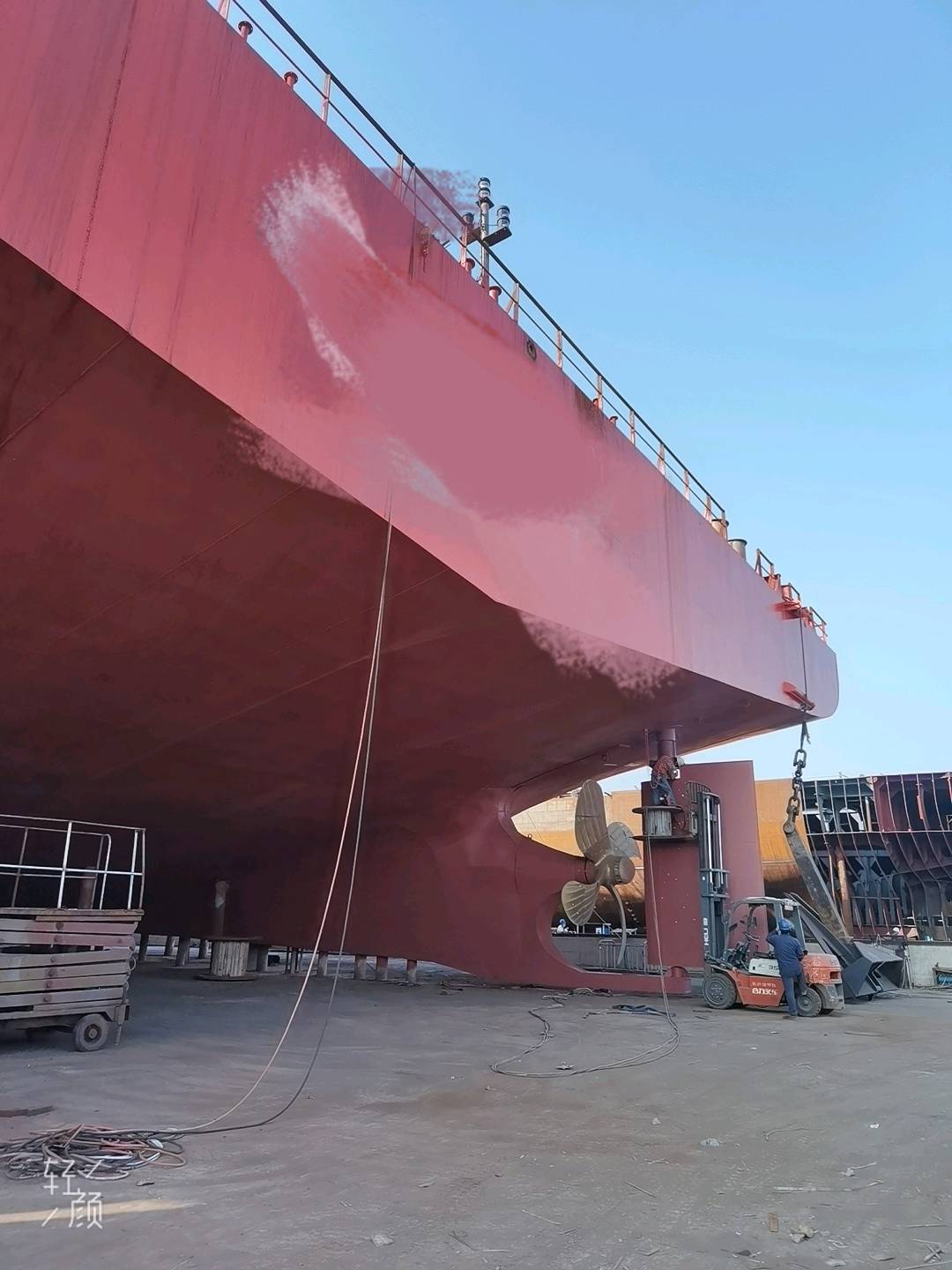 现船出租： 已经完工随时可以交付开航2021年底23500吨前驾驶大件甲板驳船！