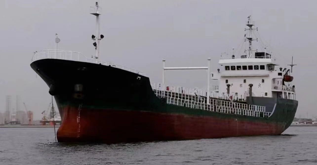 出售：3150吨油船（闪点&gt;60’C） 建造年份：2006年 建造地址：中国 浙江