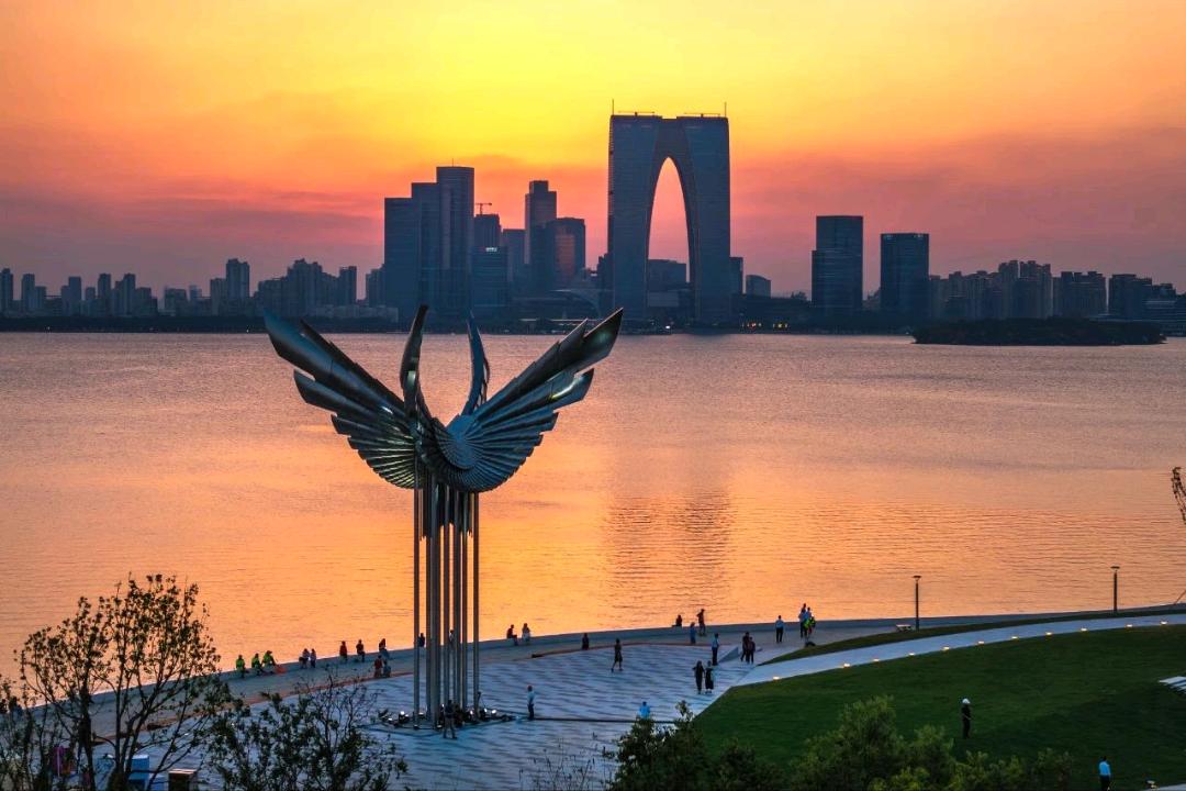 出售2021年9800吨近海散货船 船舶类型：散货船 建造地：江苏泰州