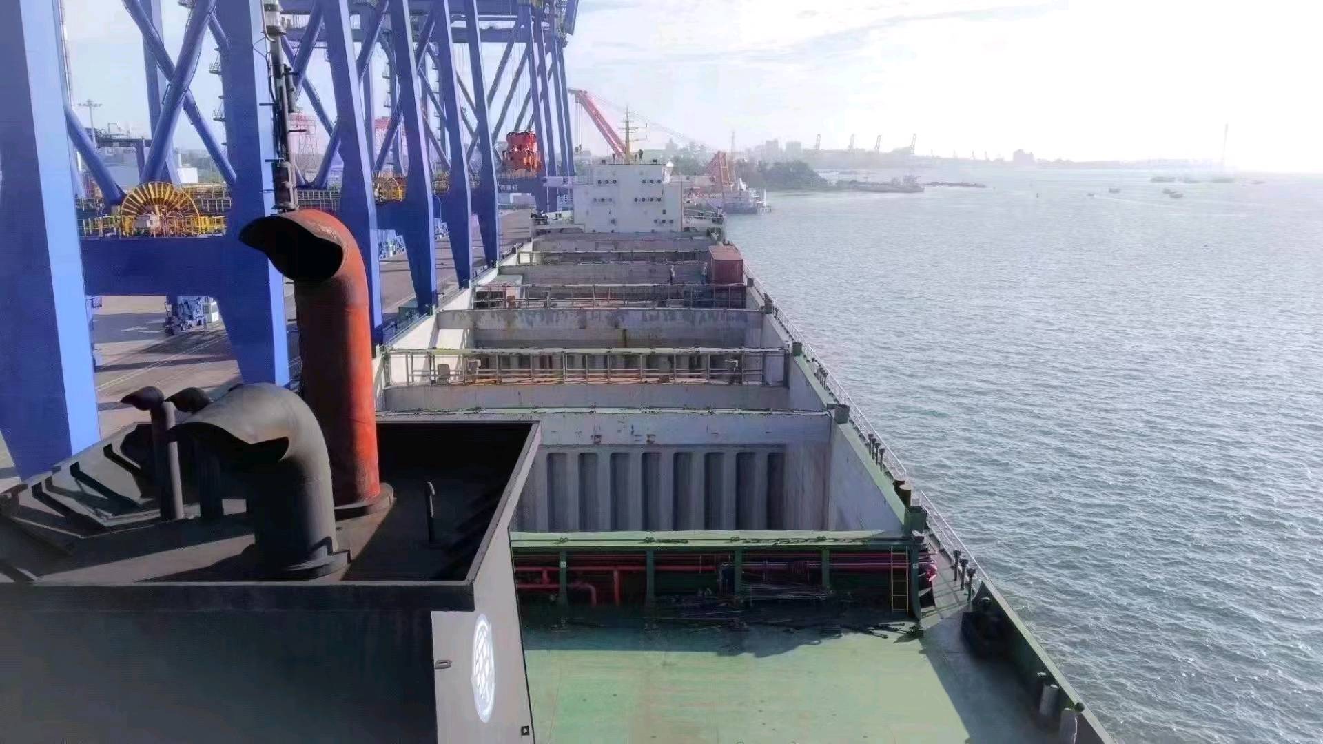 出售24600吨集装箱船Sale of 24,600 ton containers