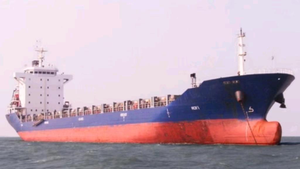 出售14500吨集装箱船Sale of 14,500-ton container ship
