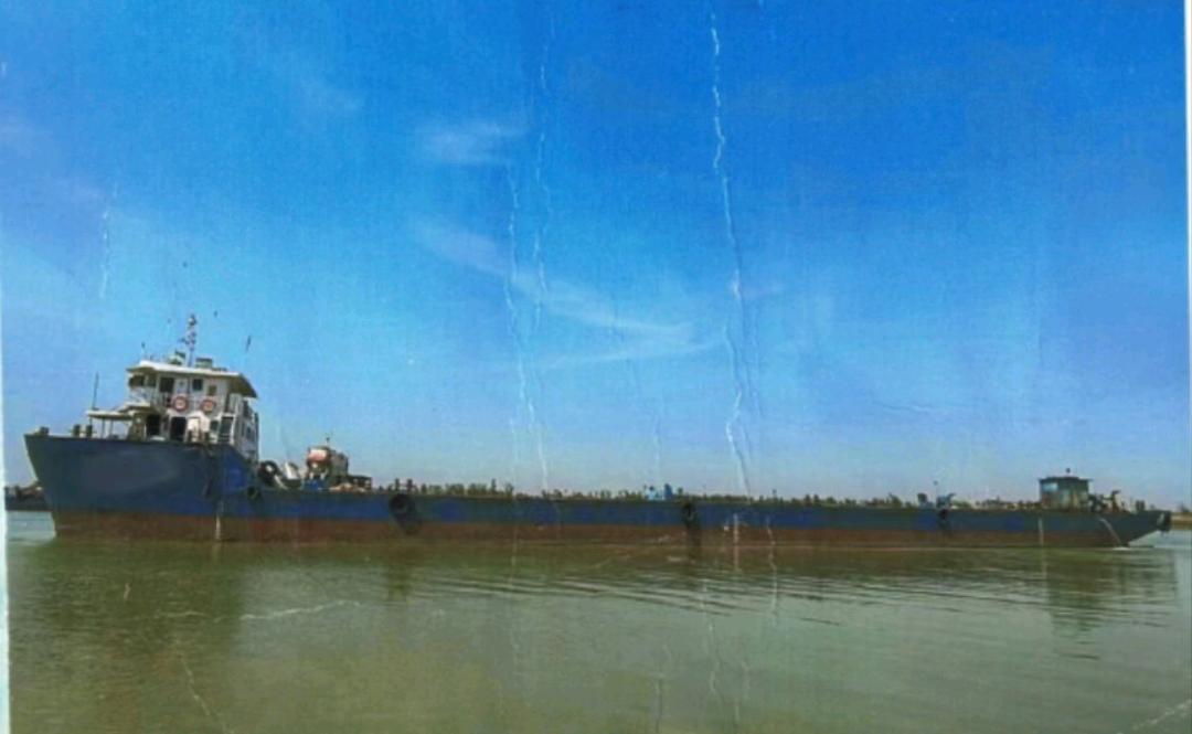 出售1500吨前驾驶甲板驳Sale of 1500 tons of forward cockpit barge