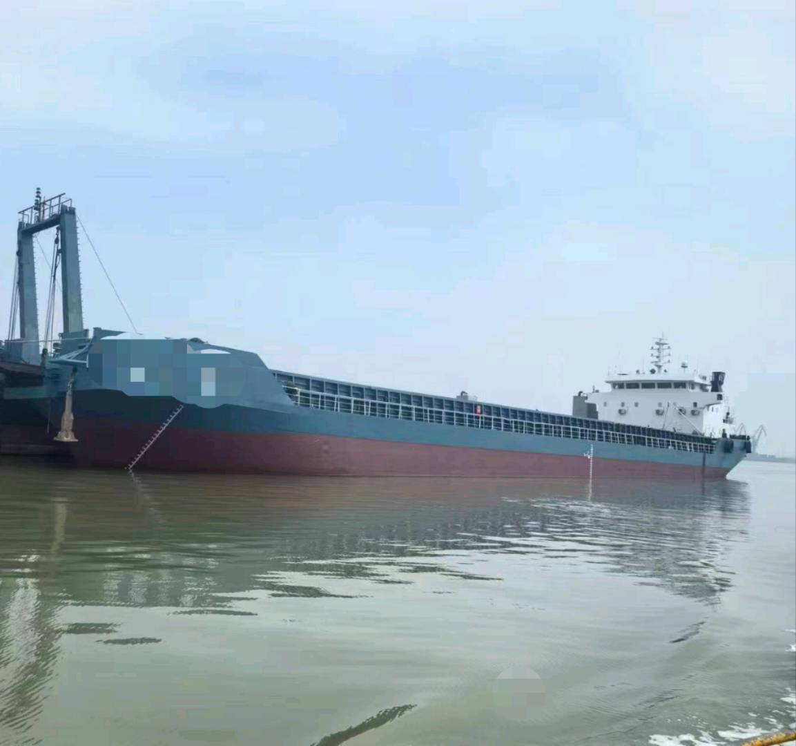 出售3600吨后驾驶甲板驳Sale of a 3,600-ton aft deck barge