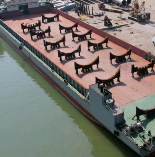 出售14500吨前驾驶甲板驳Sale of 14,500 tons of fore cockpit barge