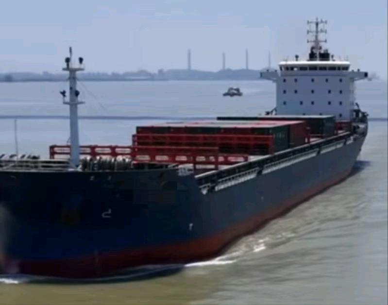 Sale of 1075TEU container ship
