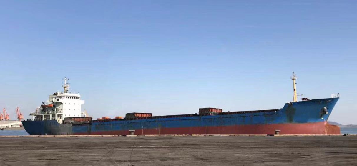 出售：10000吨散货船 建造年份：2010年 Sale: 10000T bulk carrier, made in China in 2010.