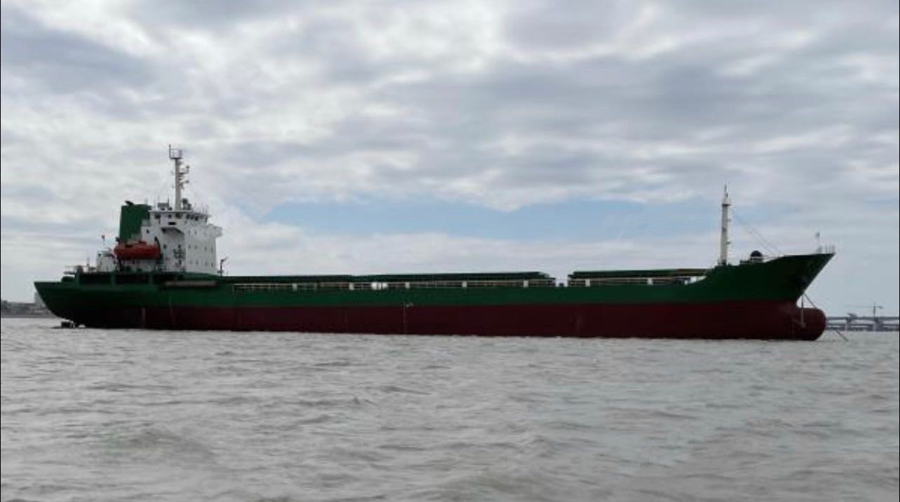 出售：10000吨散货船 建造年份：2008年 Sale: 10000T bulk carrier, made in China in 2008.