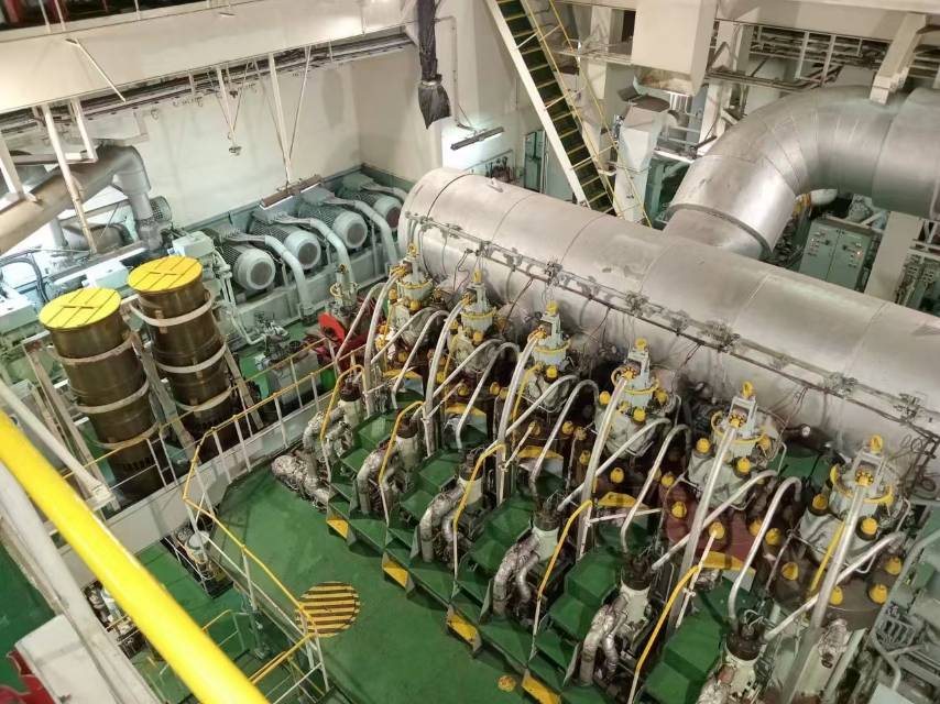 73000吨原油船