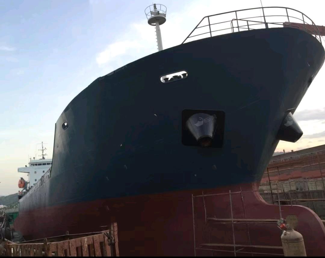 出售7600吨多用途船Sale of 7,600-ton multipurpose vessel