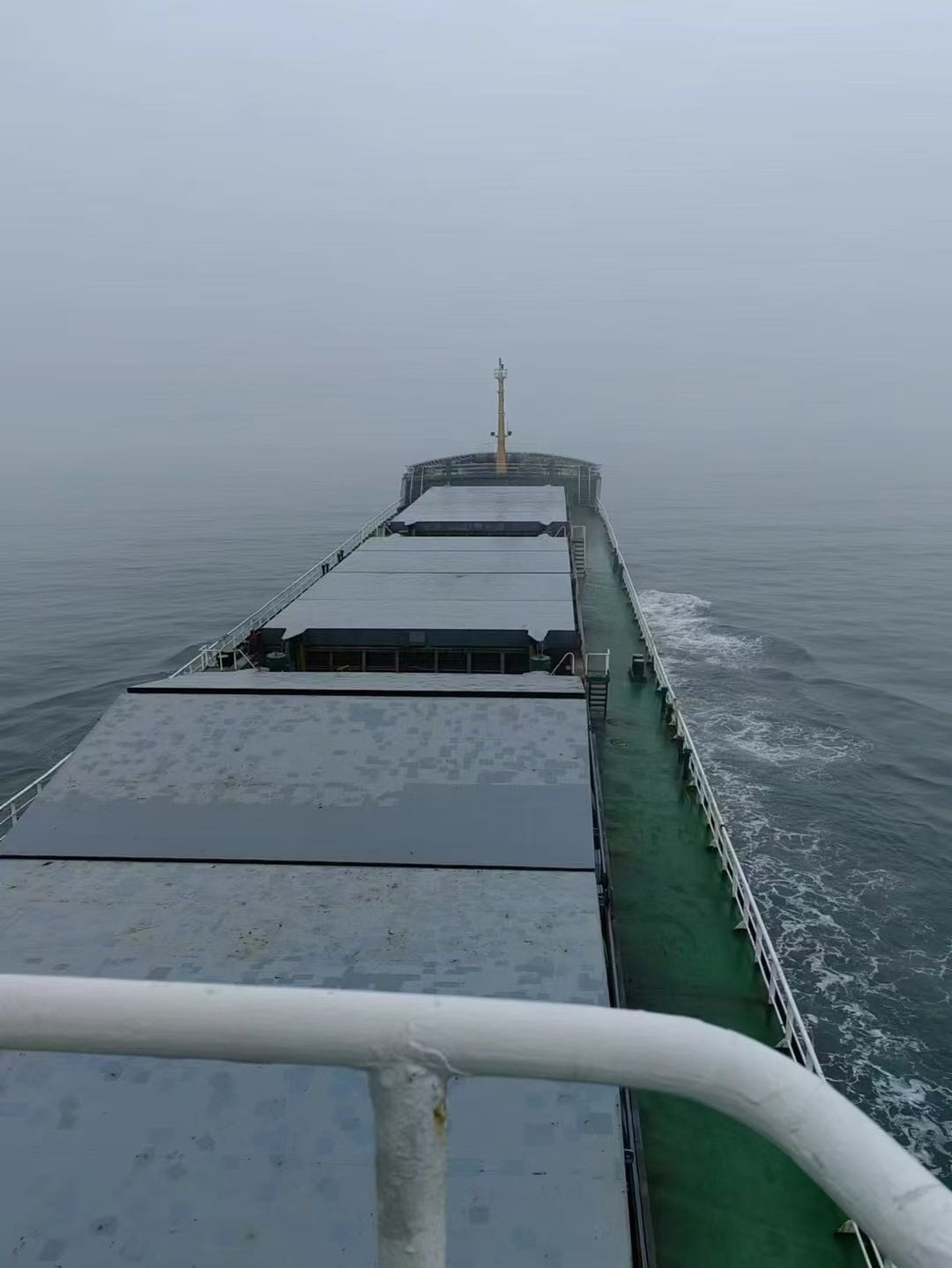 出售：17800吨在航散货船 建造年份： 2010年 Sale: 17800 ton bulk carrier, made in China in 2010. CCS