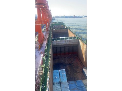 出售:11000吨多用途集装箱船 建造年份:2006年12月 Sale: 11000 ton multi-purpose ship, made in China in 2006. CCS图2