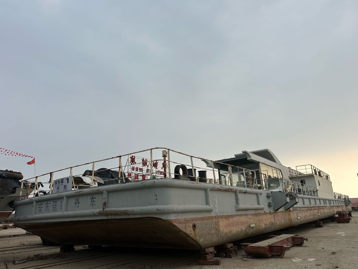 63米无动力趸船