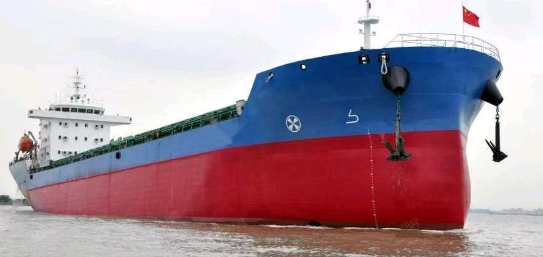 出售13500吨散货船13,500-ton bulk carrier sold
