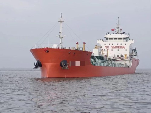 出售:6400吨双壳一级汽油油船 基础信息 • 船型:双壳一级汽油船,汽油、柴油两用运载,载重6400吨 • 建造:2022年5月23日图2