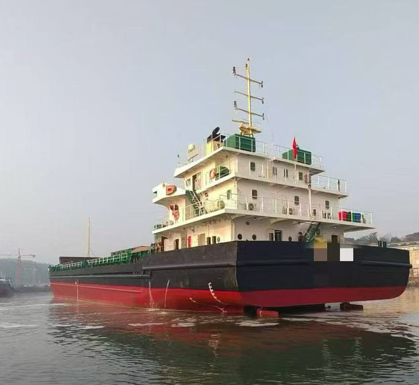 出售：2800DWT散货船 船舶类型：散货船（双底双壳/双主机） 建造年份：2016年 建造地址：中国 浙江